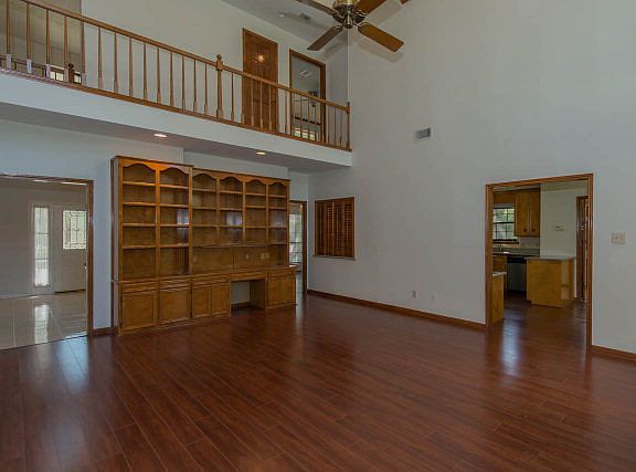 4th image of 4860 Oakley Ln
