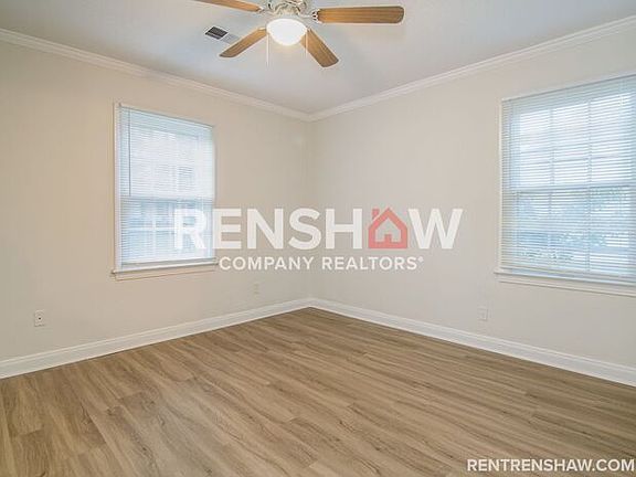 2nd image of 1056 W Walthal Cir