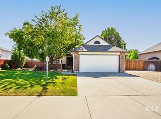 2464 N Meadowglen Pl, Meridian, ID 83646