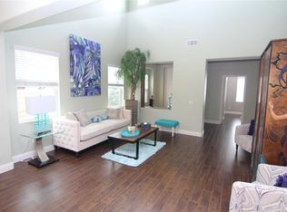 28372 Falcon Crest Dr, Santa Clarita, CA 91351