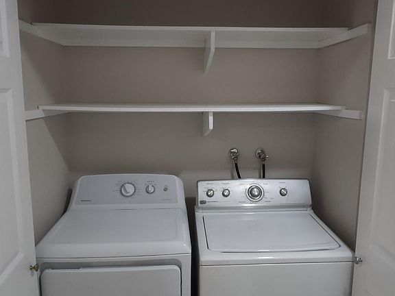 5th image of 2412 Adirondack Row Unit 2
