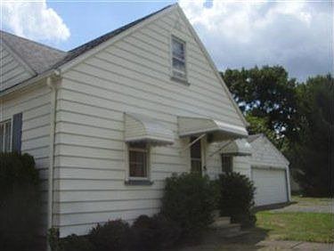 2nd image of 1601 Medford Ave