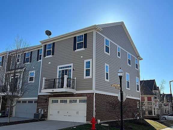 3rd image of 16 Margaret Dr