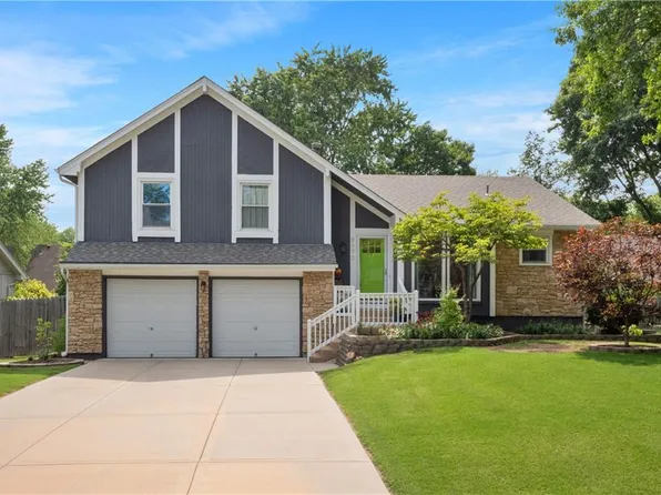 8970 Swarner Dr, Lenexa, KS 66219