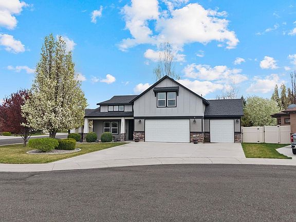 4th image of 2221 Canyon Trail Way