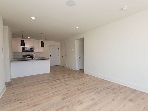 2nd image of 2431 Frankford Ave Unit 4