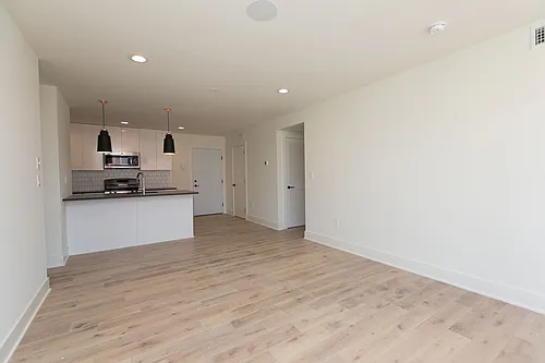 2431 Frankford Ave Photo 1
