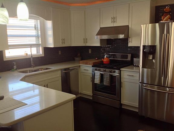 3rd image of 11 Haiti Ct