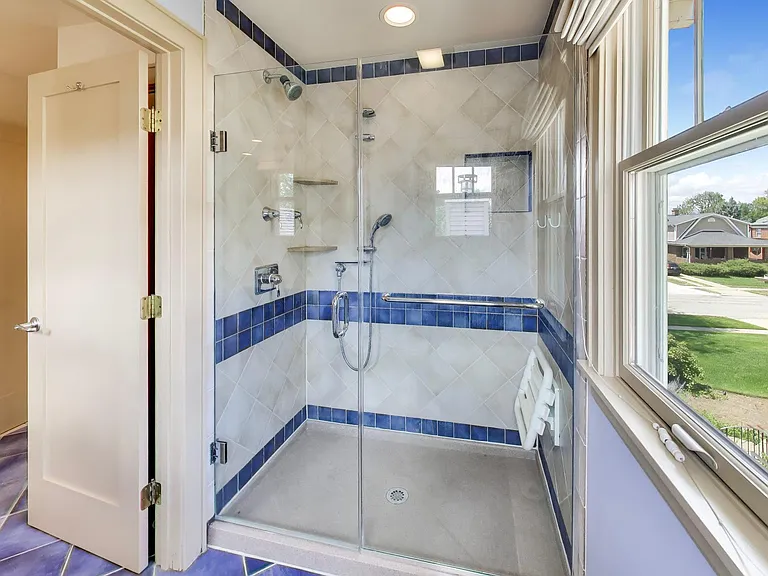 405 N Washington Ave — Photo 21