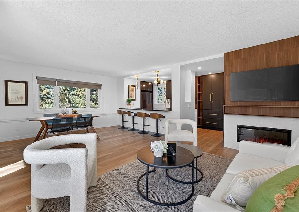 1st image of 3204 W Rideau Pl SW #401