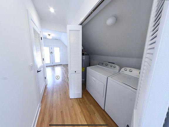3rd image of 1614 W Belle Plaine Ave #3