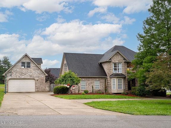 2nd image of 494 Blue Ash Dr