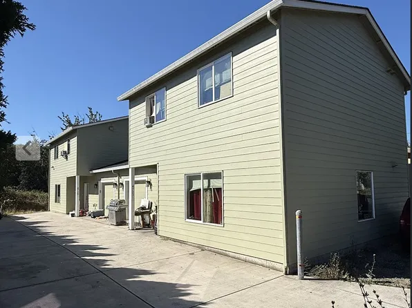 4723 E 18th St, Vancouver, WA 98661