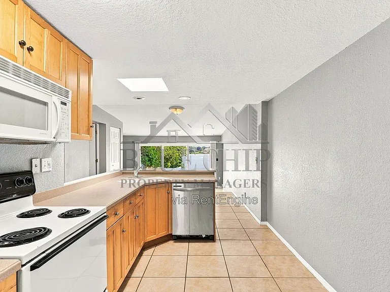 6714 Nina Rosa Dr — Photo 27