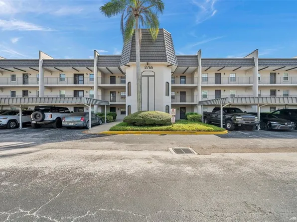 8765 Bardmoor Blvd APT 302, Seminole, FL 33777