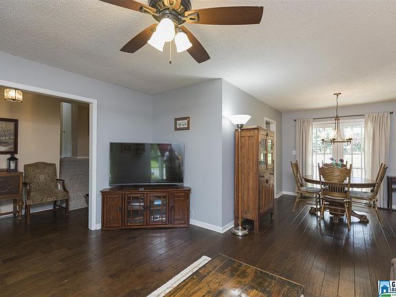 4th image of 2363 Locke Ln
