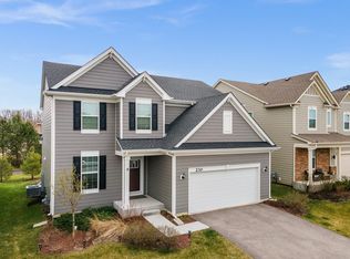 230 Hamilton Rd, Saint Charles, IL 60175