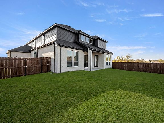 5th image of 2101 Phoebe Dr