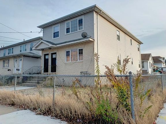 2nd image of 69-63 Almeda Ave #2