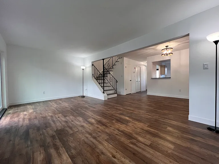 524 Saracino Dr — Photo 9