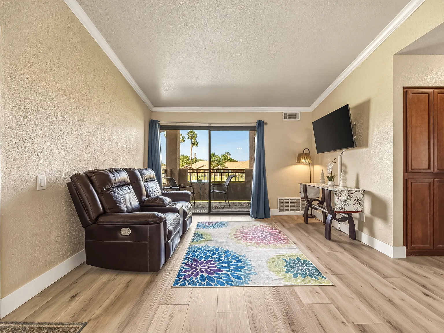 2 bed, 960 sqft, $2,250 — Photo 3