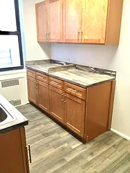 Rented by Chana Ofek, LREB