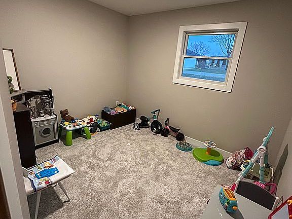 5th image of 426 Parkview Dr
