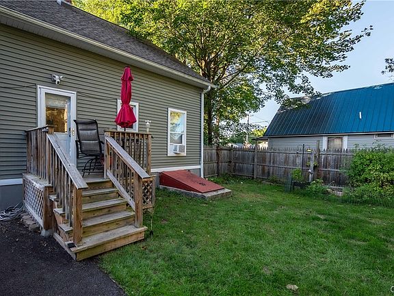4th image of 542 McGowan Rd
