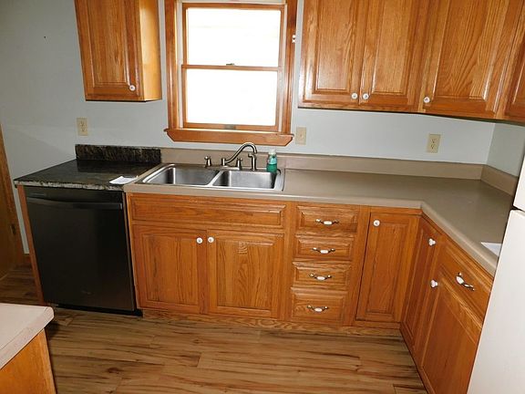 2nd image of 100 S 18th St