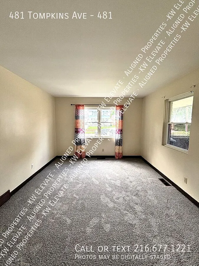 Akron Cozy 2 Bedroom Duplex! — Photo 2