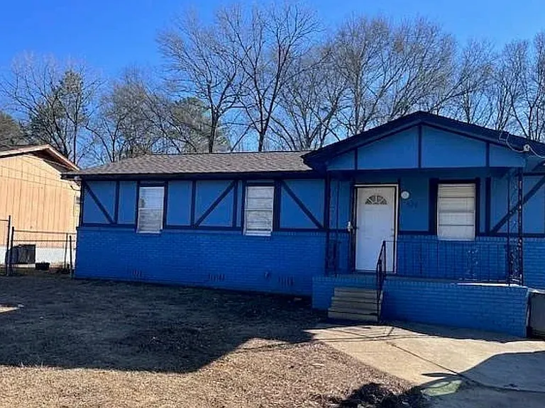 520 Brewer Dr — Photo 1