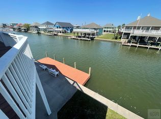 1106 Waterways Dr, Crystal Beach, TX 77650