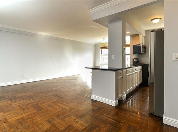 5th image of 3750 Hudson Manor Ter APT 5AE