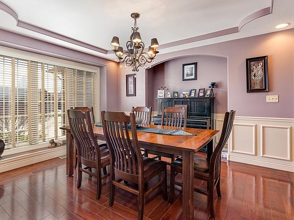 3rd image of 1047 Woodberry Ln