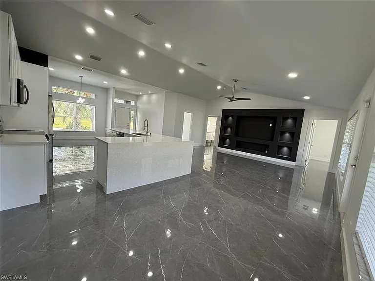 4000 NE 9th Ave — Photo 5