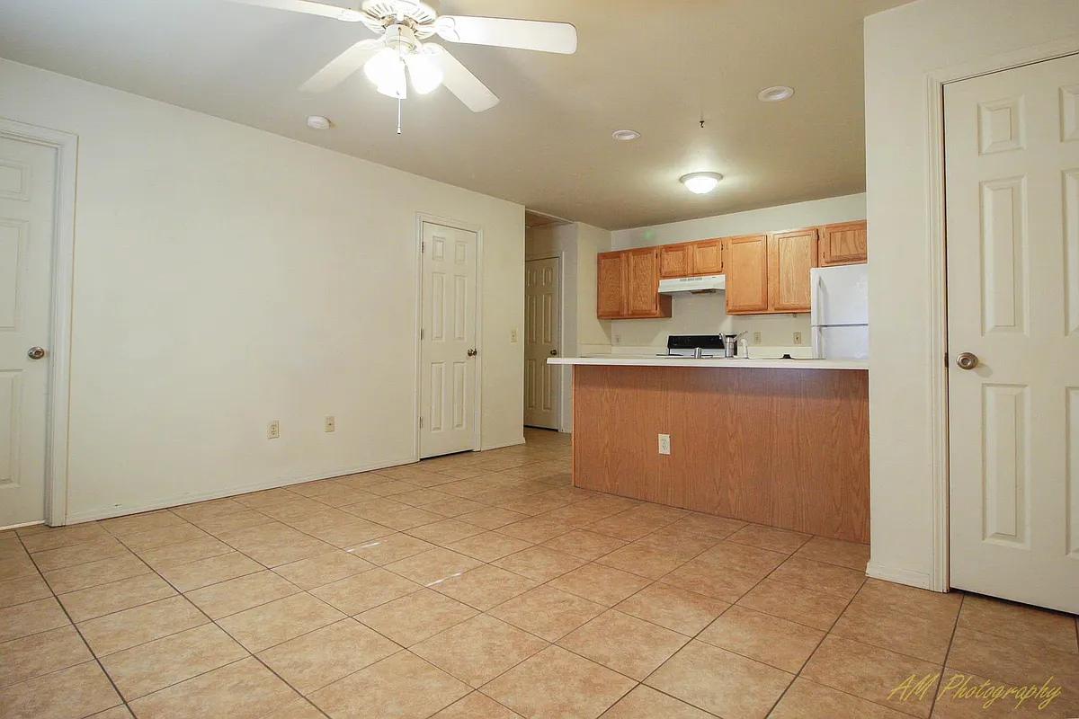 Building Photo - 970 N Oakland Ave #2
