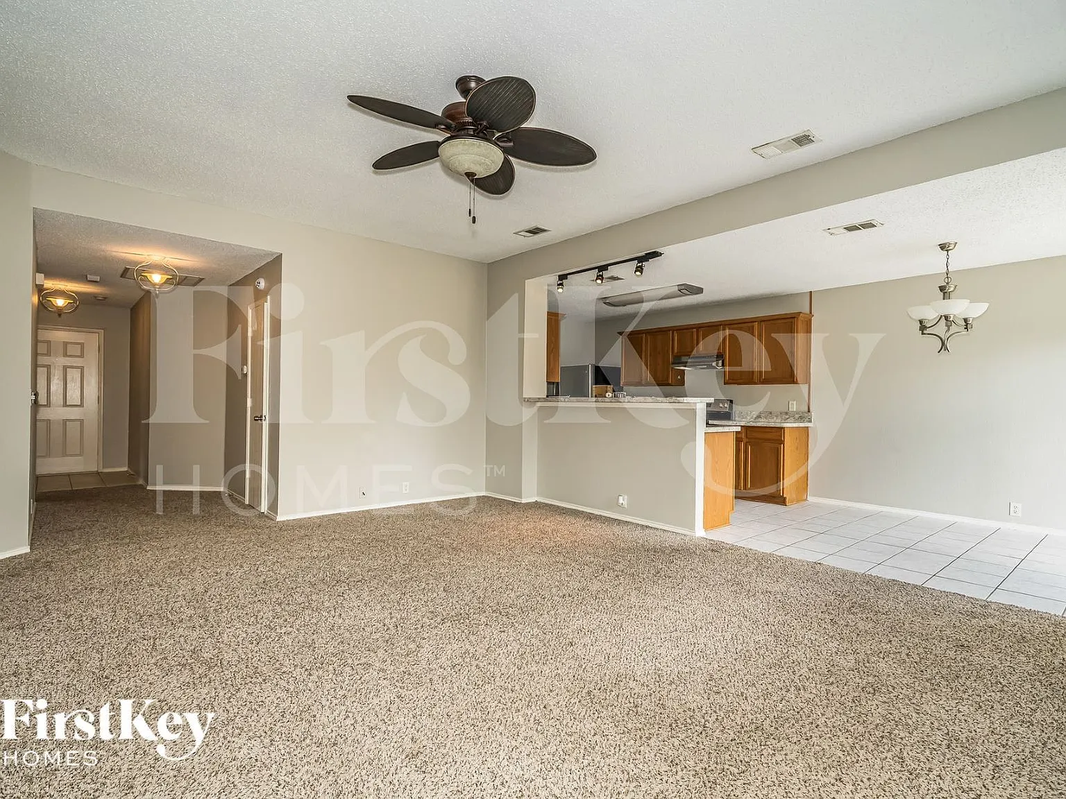3 bed, 2.0 bath, 1408 sqft, $1,945 — Photo 2