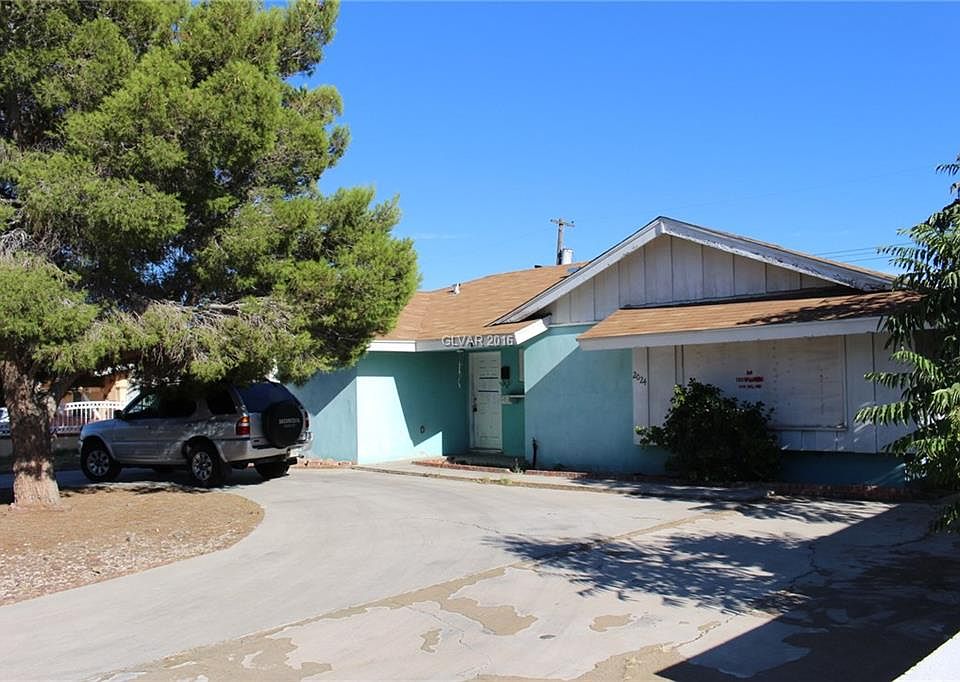 1st image of 2024 E Oakey Blvd #0