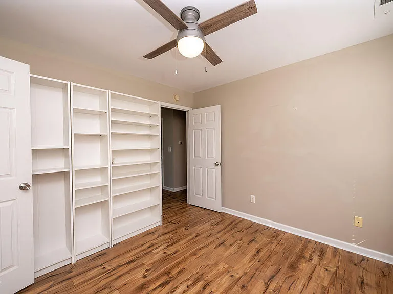 5803 Whisperwood Dr — Photo 20