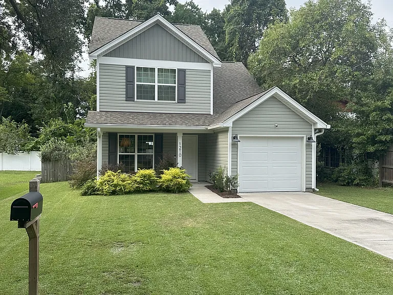1210 Brody Ave — Photo 2
