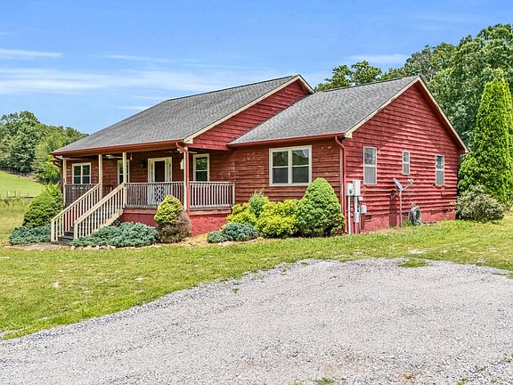 3rd image of 193 Hidden Valley Rd