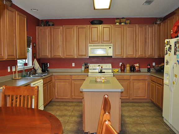 4th image of 2439 Golfview Dr