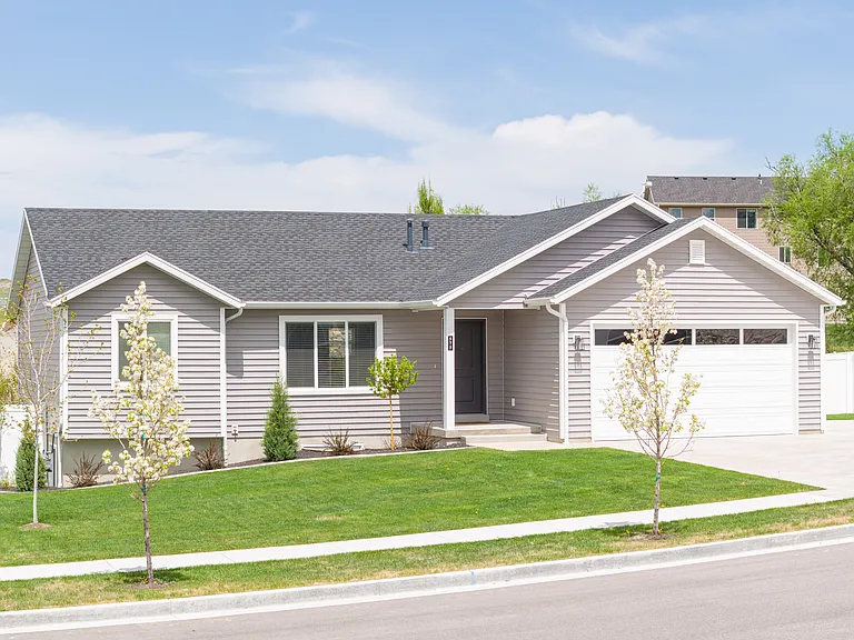 575 E Canyon Rim Rd — Photo 1