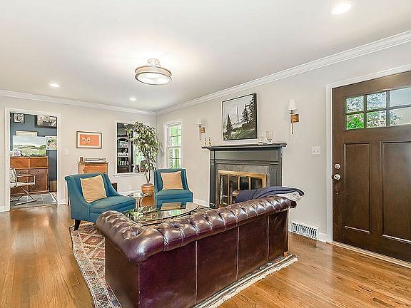 3rd image of 2909 W 51st St