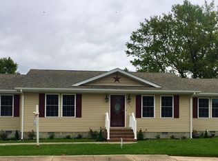 517 W 8th St, Laurel, DE 19956