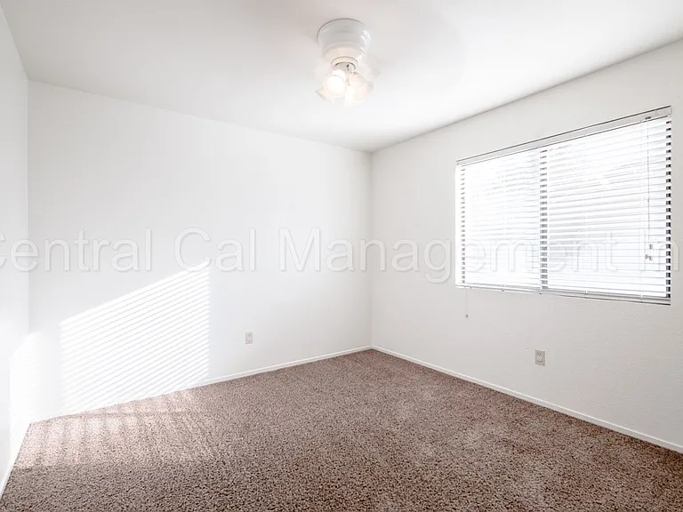 8400 Laborough Dr — Photo 11