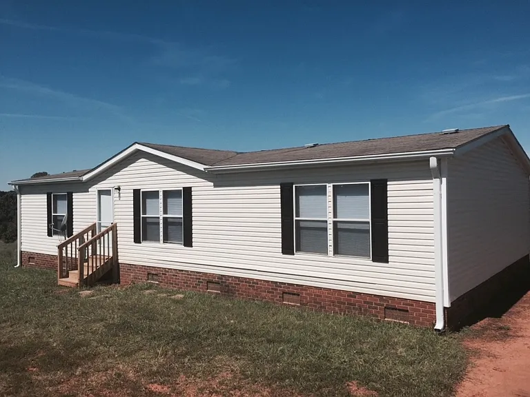 2191 Leonards Fork Church Rd — Photo 1