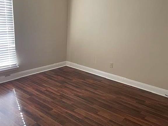 4th image of 609 Olde Oaks Dr