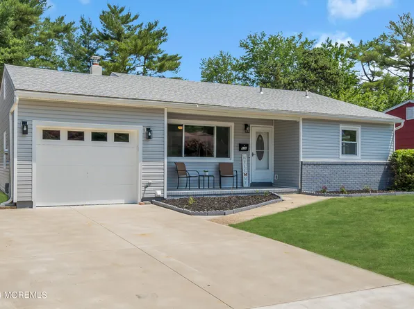 911 Edgebrook Drive N, Toms River, NJ 08757