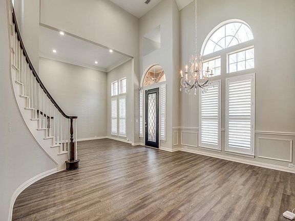 4th image of 3313 Westclarke Dr